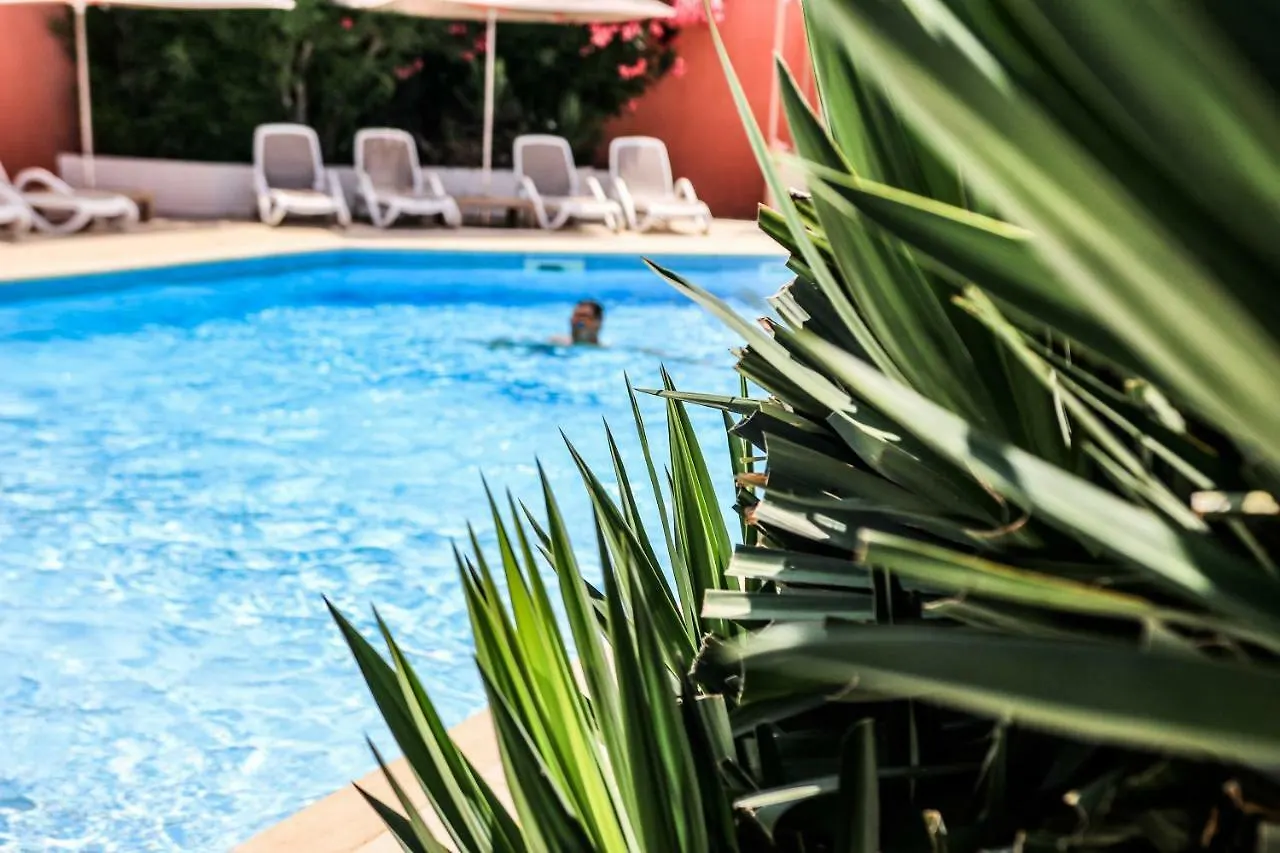 Les Rizieres Hotel Saintes-Maries-de-la-Mer 3*,